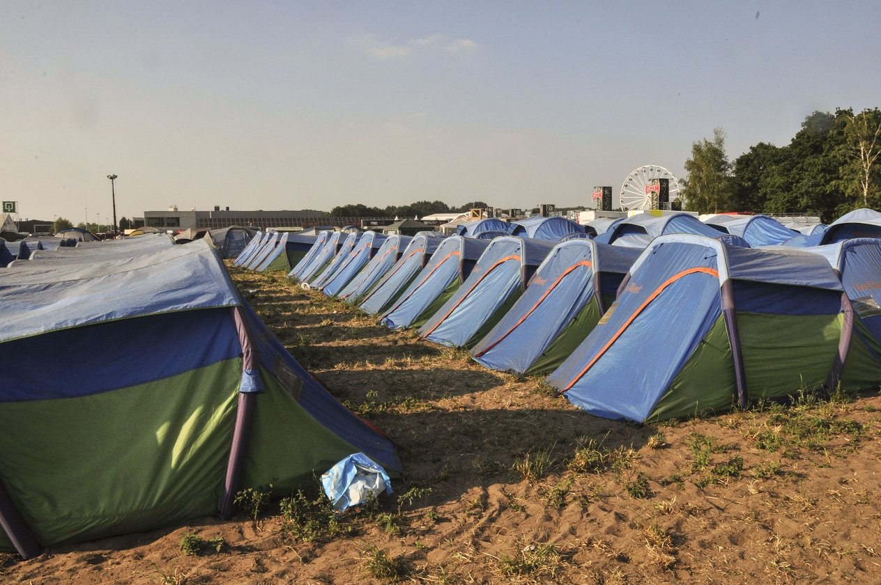 Bestes Wetter, beste Bands: 155.000 Menschen reisen zum Graspop nach Dessel. – Fein säuberlich.