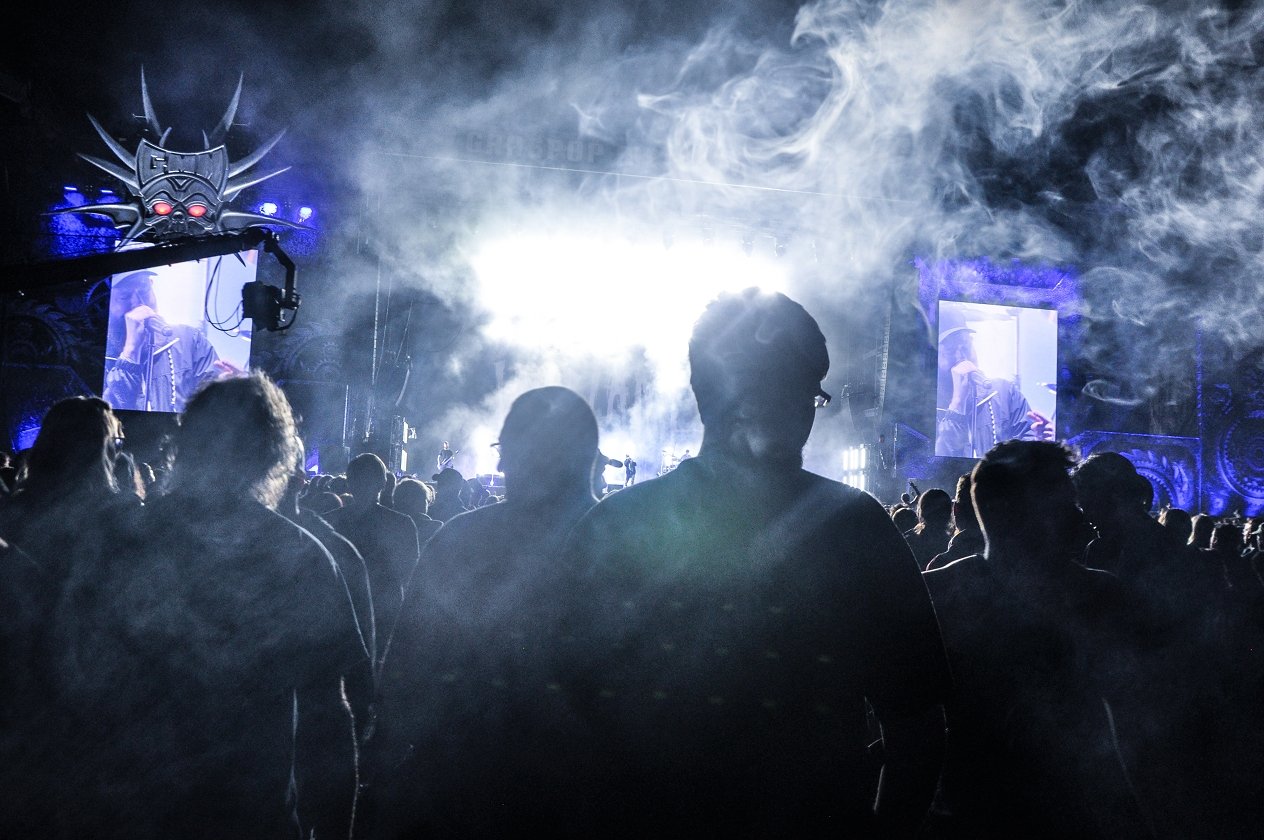 Bestes Wetter, beste Bands: 155.000 Menschen reisen zum Graspop nach Dessel. – In Flames.