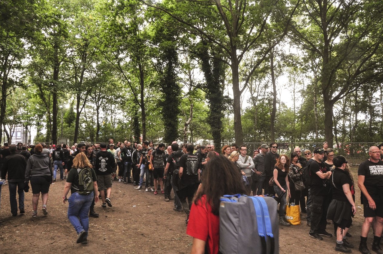 Bestes Wetter, beste Bands: 155.000 Menschen reisen zum Graspop nach Dessel. – Wie lang noch?