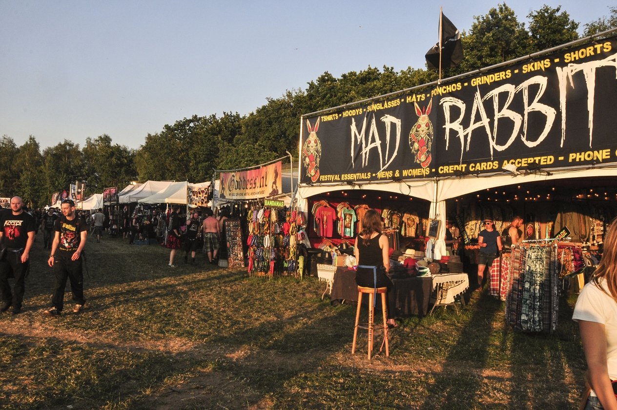 Bestes Wetter, beste Bands: 155.000 Menschen reisen zum Graspop nach Dessel. – Metalmarkt.