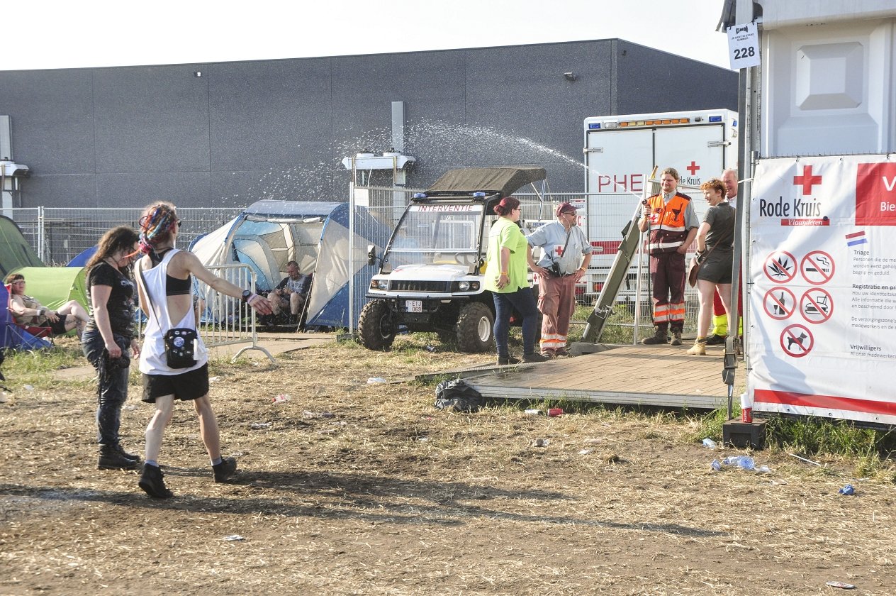Bestes Wetter, beste Bands: 155.000 Menschen reisen zum Graspop nach Dessel. – Noch mal auftanken.
