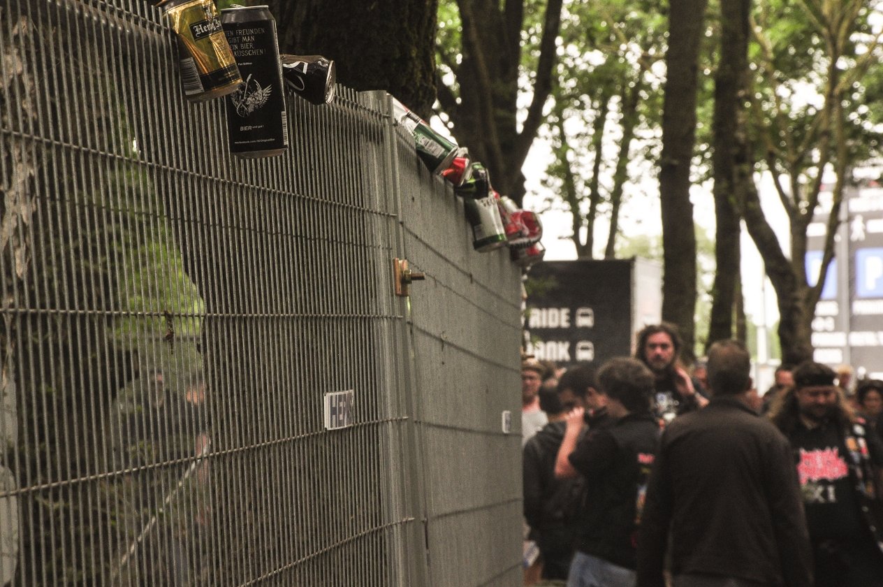 Bestes Wetter, beste Bands: 155.000 Menschen reisen zum Graspop nach Dessel. – Prost.