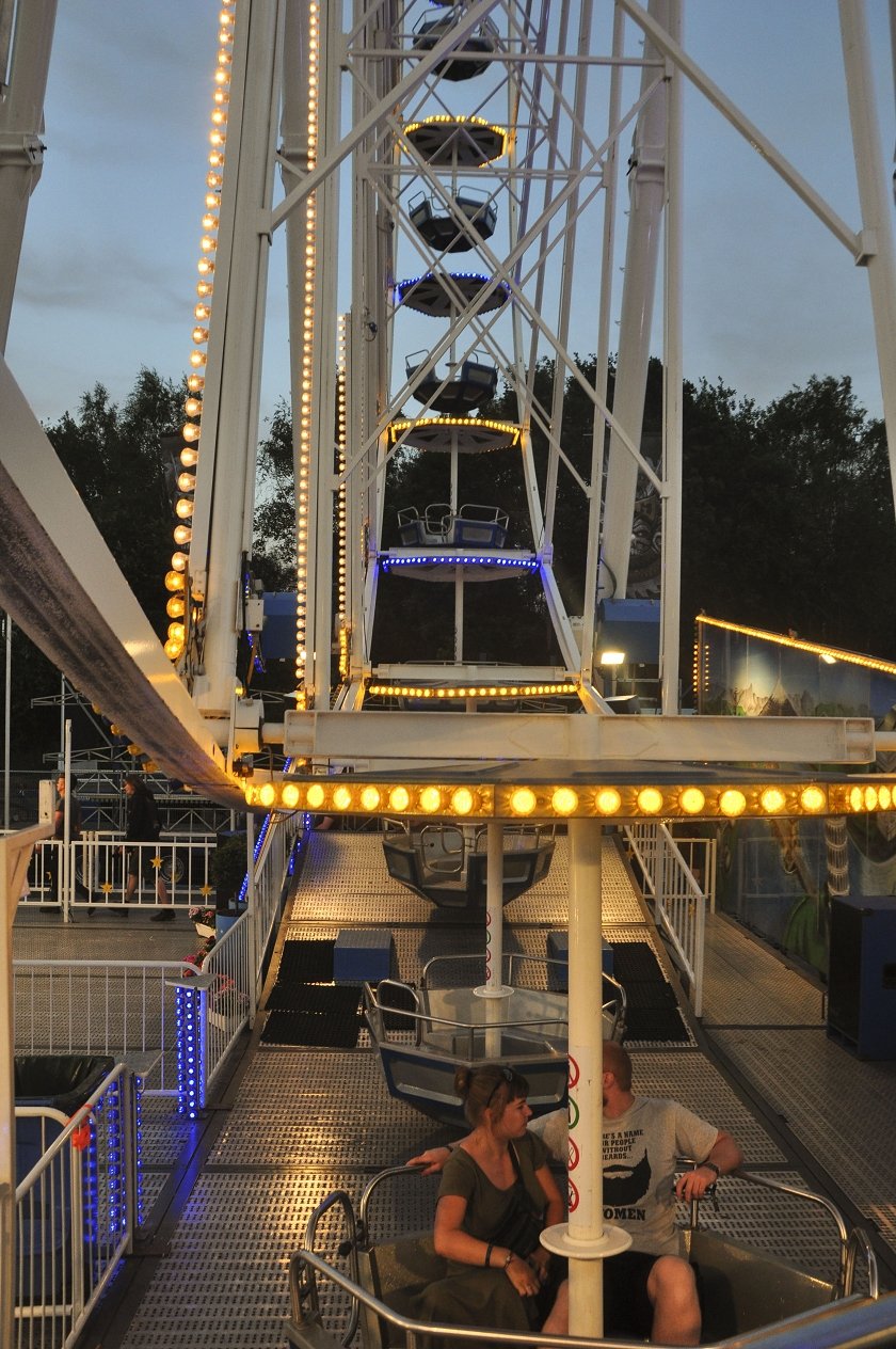 Bestes Wetter, beste Bands: 155.000 Menschen reisen zum Graspop nach Dessel. – Riesenrad.