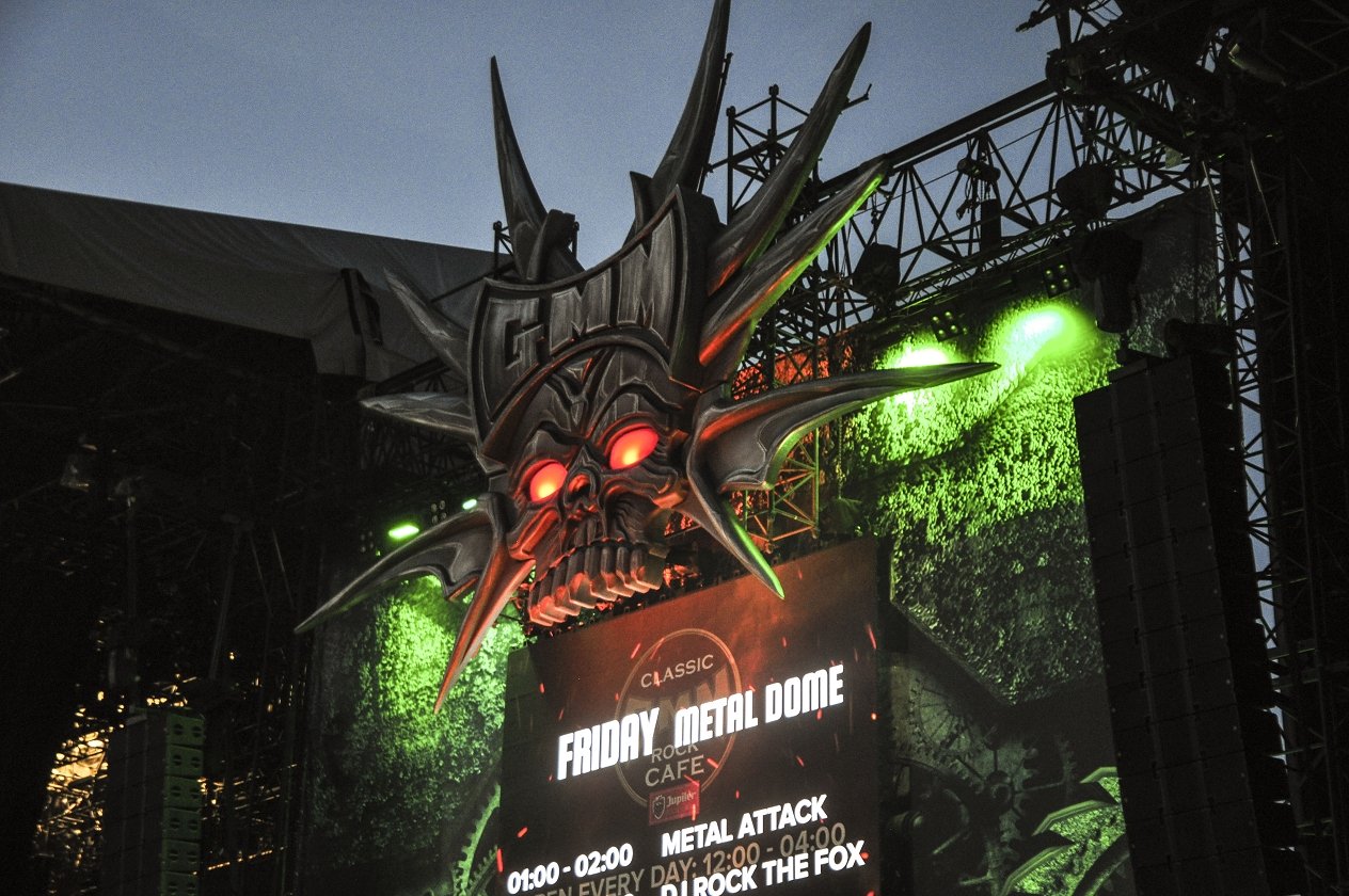 Bestes Wetter, beste Bands: 155.000 Menschen reisen zum Graspop nach Dessel. – Rote Augen?