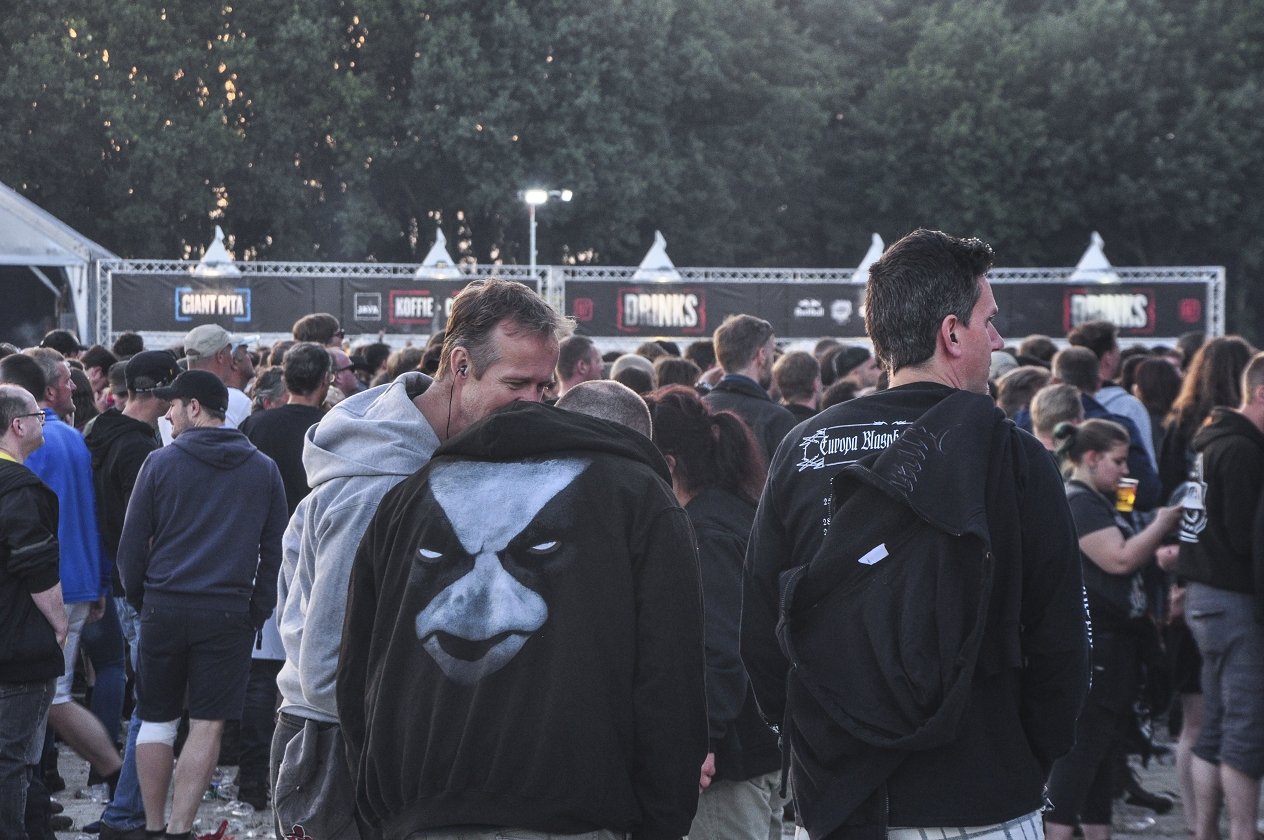 Bestes Wetter, beste Bands: 155.000 Menschen reisen zum Graspop nach Dessel. – Servus, Mr. Abbath.