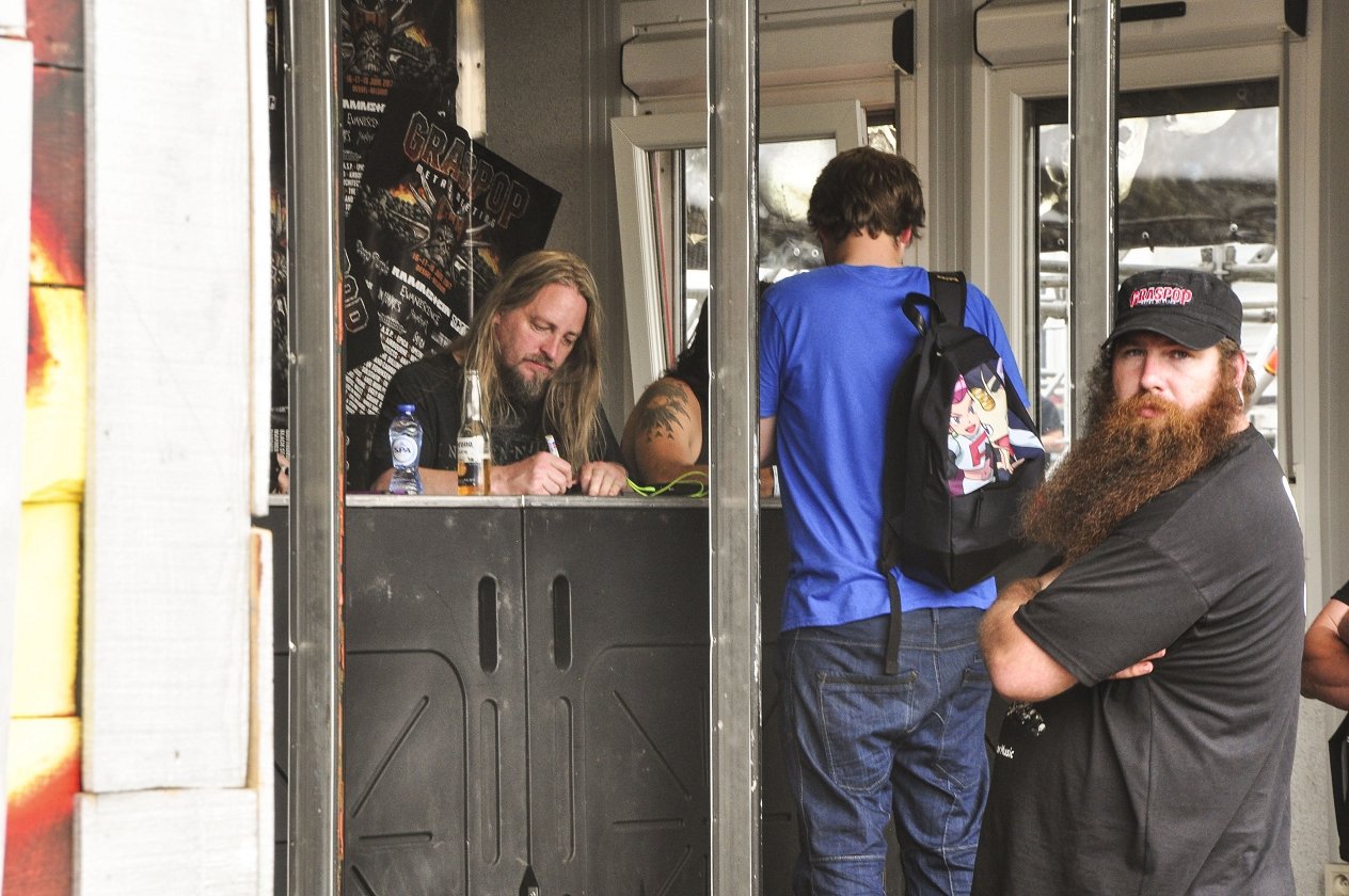 Bestes Wetter, beste Bands: 155.000 Menschen reisen zum Graspop nach Dessel. – Signing Sessions.