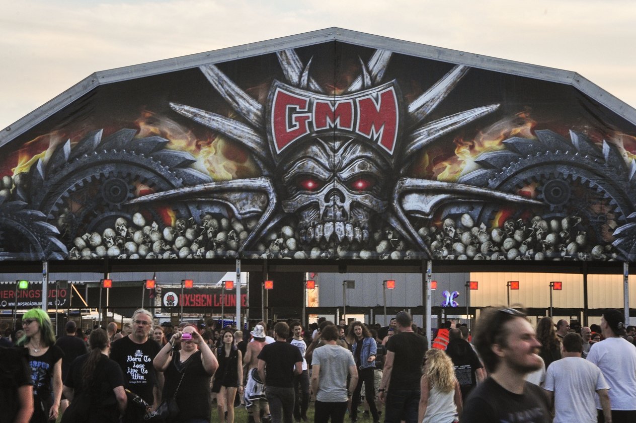 Bestes Wetter, beste Bands: 155.000 Menschen reisen zum Graspop nach Dessel. – Willkommen!