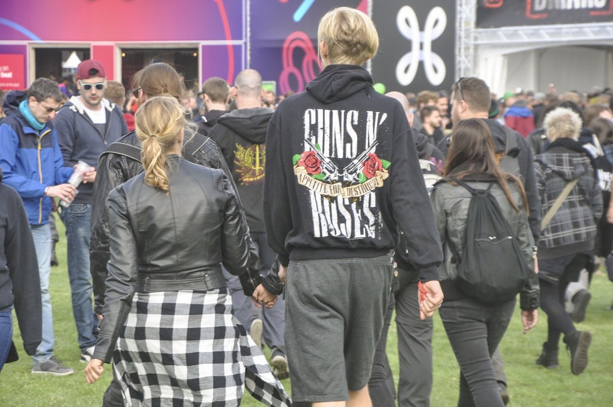 Impressionen und Atmosphäre vom belgischen XXL-Metaltreffen. – Heute Abend.