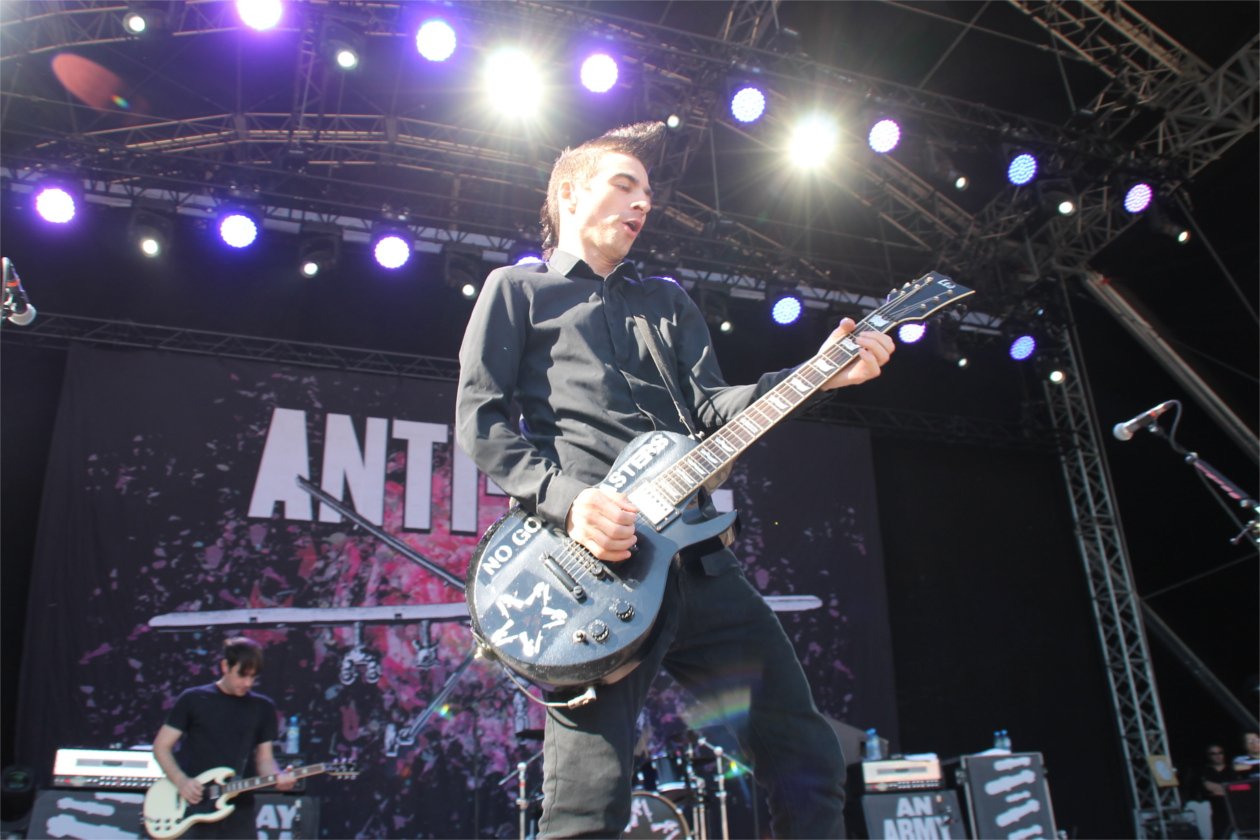 Circle Pits und Kirschbier: Die Fotos aus Straubenhardt. – Anti-Flag.