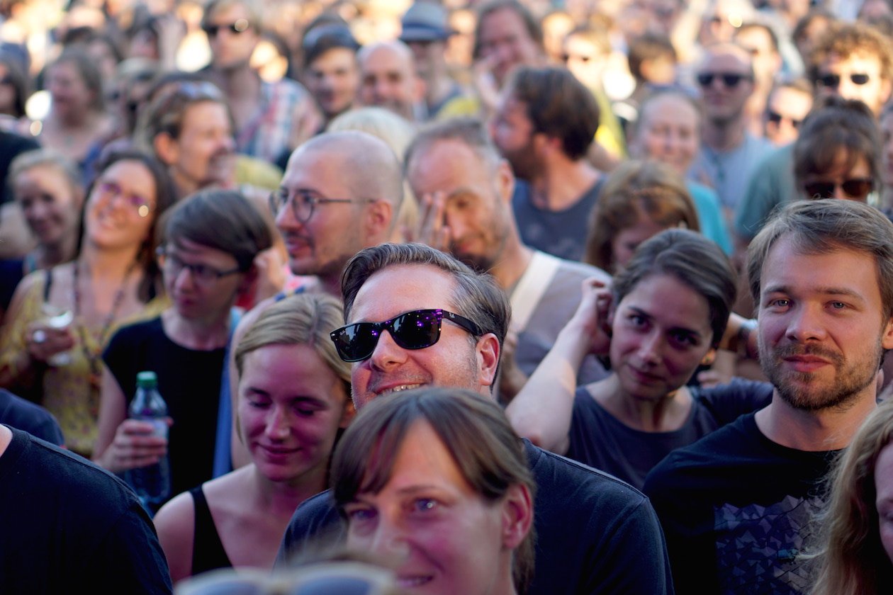 Element Of Crime, Notwist und Annenmaykantereit als Ersatz für die erkrankte Judith Holofernes: So war das Heimspiel Knyphausen 2017. – Gisbert-Fans. 