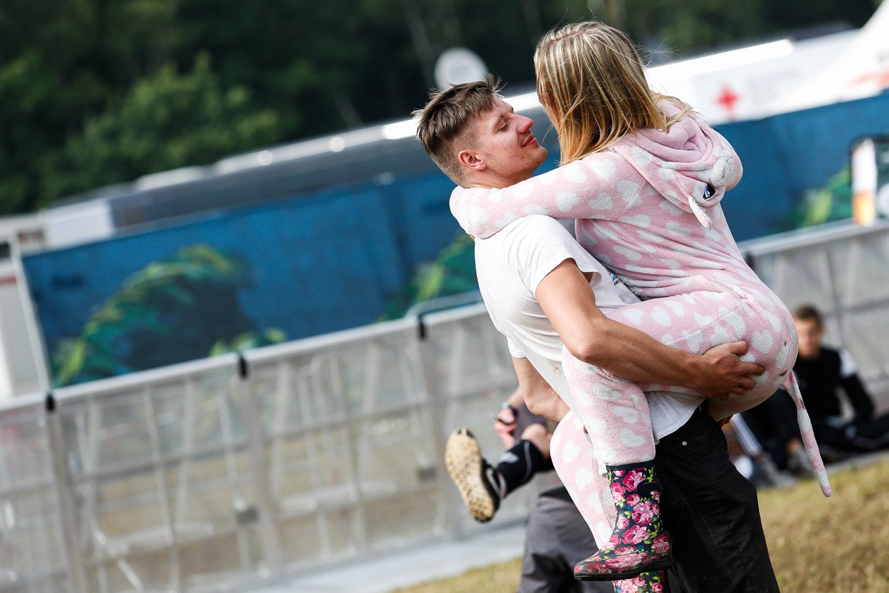 78.000 Fans auf der Sandrennbahn Eichenring! – Hurricane-Love.