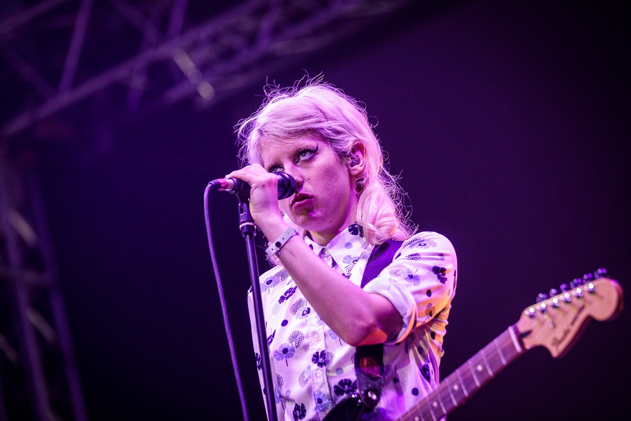 Foo Fighters, The Cure, Die Toten Hosen u.v.a.: Schaulaufen der Alternative-Stars. – Black Honey.