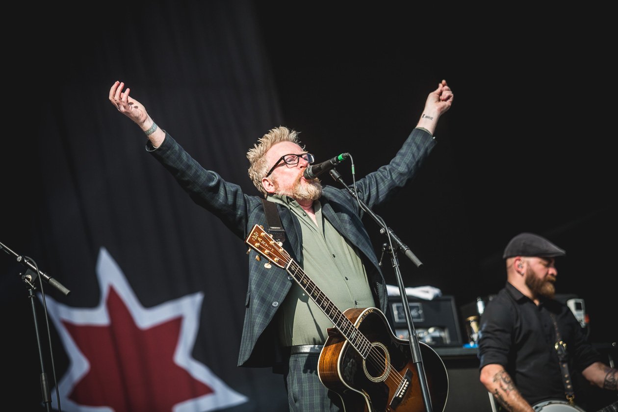 Foo Fighters, The Cure, Die Toten Hosen u.v.a.: Schaulaufen der Alternative-Stars. – Flogging Molly. 