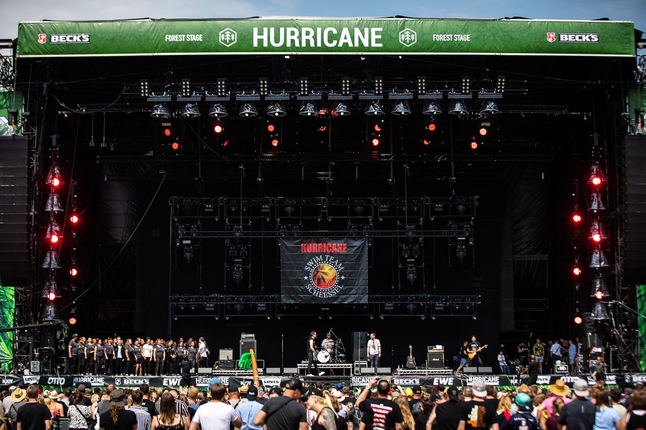 Foo Fighters, The Cure, Die Toten Hosen u.v.a.: Schaulaufen der Alternative-Stars. – Hurricane-Swimteam.
