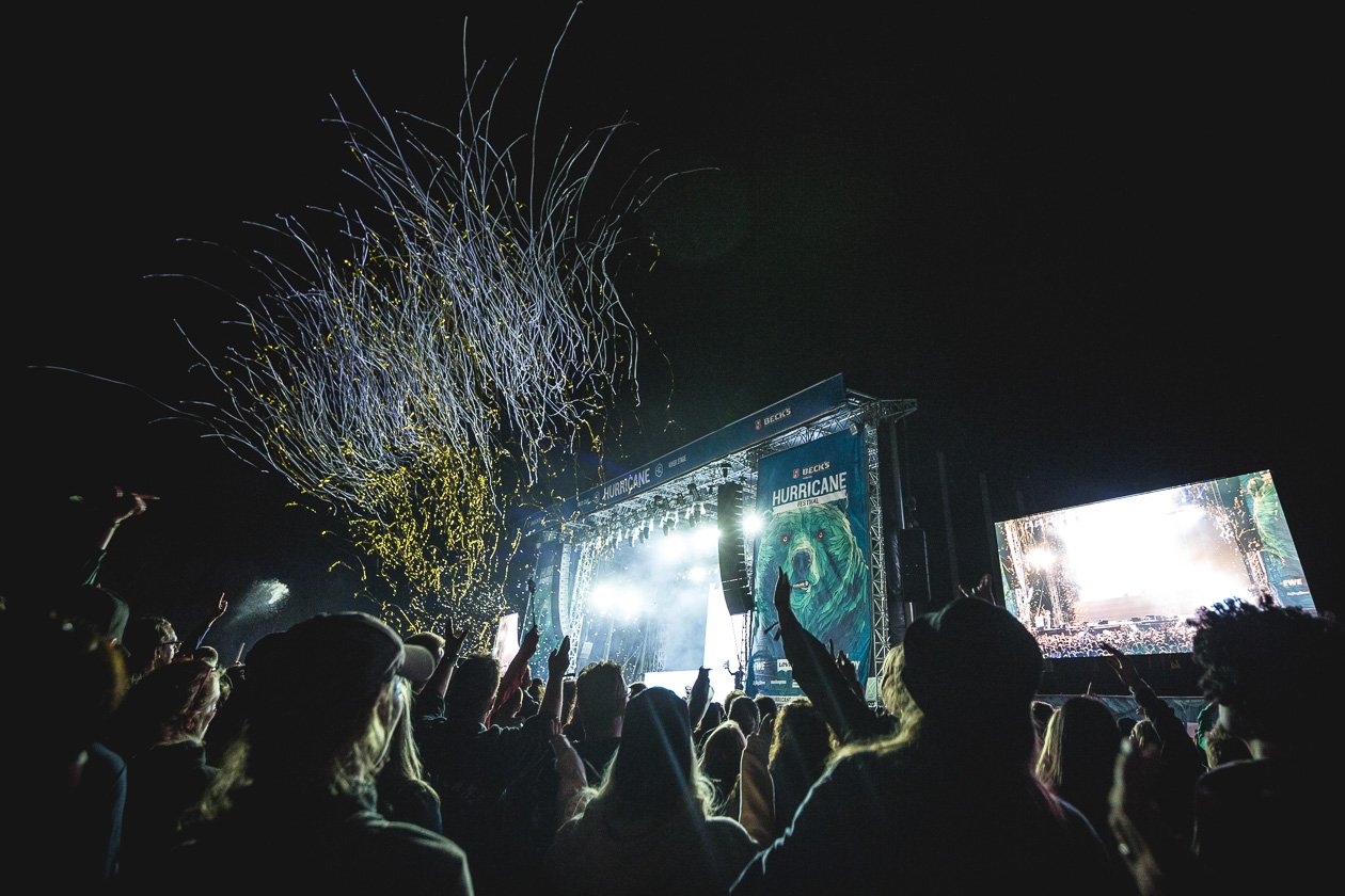 Foo Fighters, The Cure, Die Toten Hosen u.v.a.: Schaulaufen der Alternative-Stars. – Konfetti bei Steve Aoki.