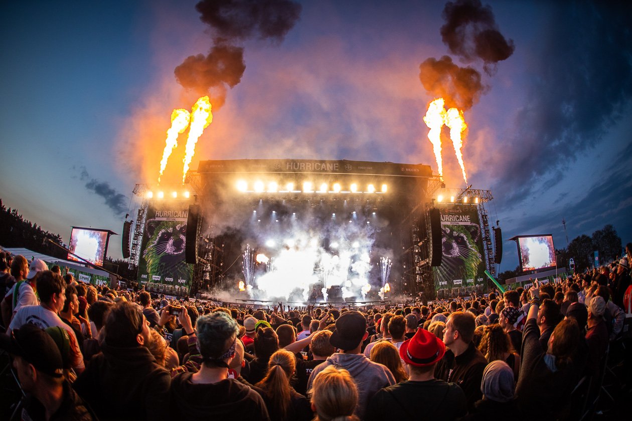 Foo Fighters, The Cure, Die Toten Hosen u.v.a.: Schaulaufen der Alternative-Stars. – Parkway Drive zünden das Festival an.