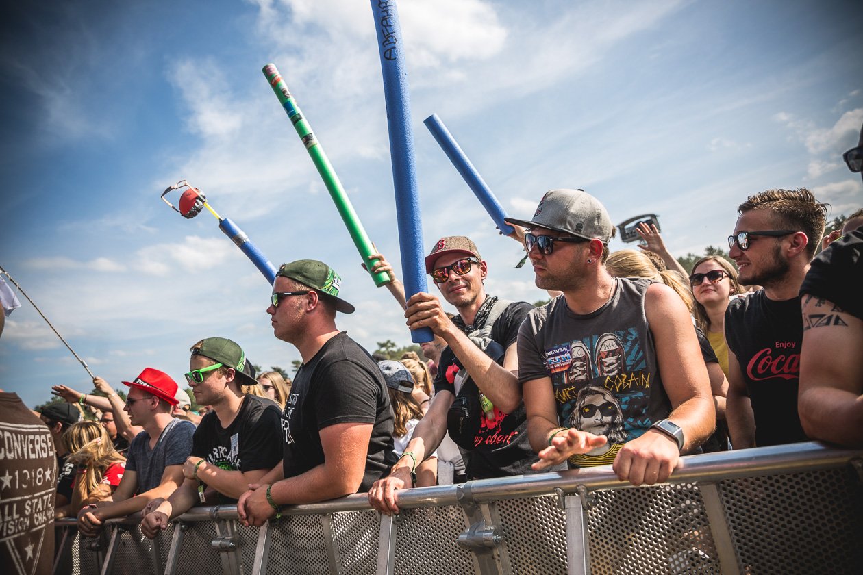 Foo Fighters, The Cure, Die Toten Hosen u.v.a.: Schaulaufen der Alternative-Stars. – Poolnudeln!