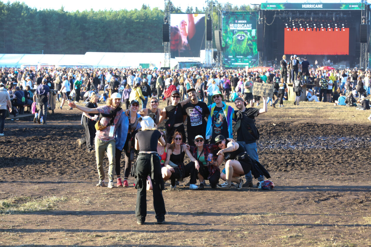 Der Festivaltsonntag ließ die Fans noch einmal ausrasten: Bring Me The Horizon, Deichkind, Feine Sahne Fischfielt, Sum 41, The Offspring u.a. – Cheeeeeeeese!