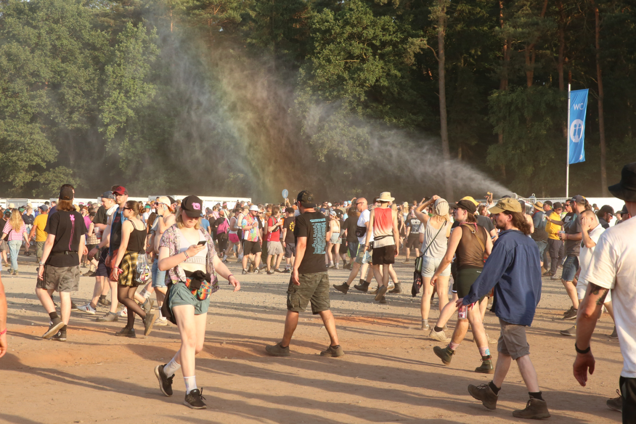 Sonne satt in Scheeßel: Rise Against, Electric Callboy, Biffy Clyro, Olli Schulz, The Prodigy, Hot Water Music u.a. – Abkühlung!