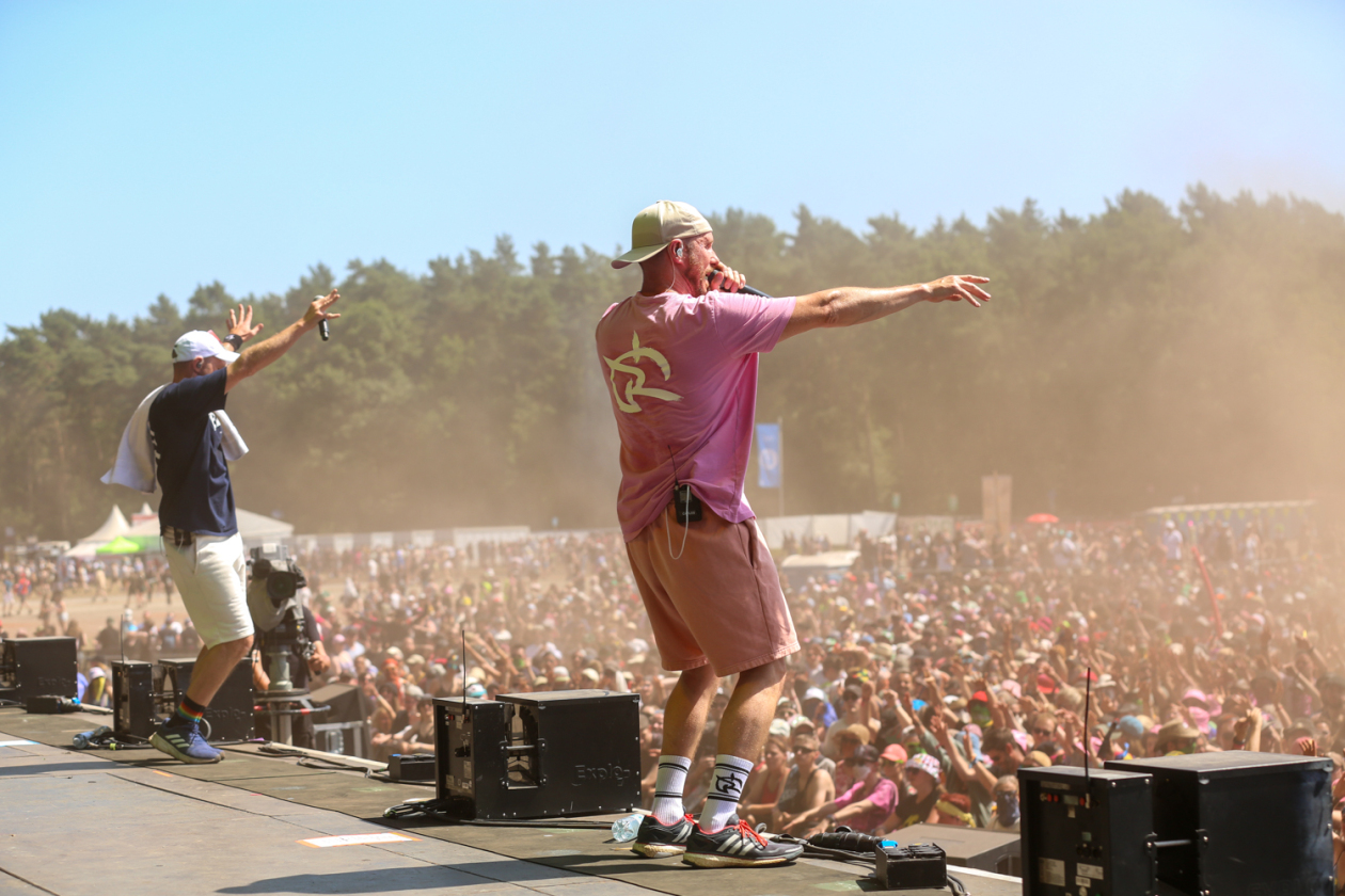 Sonne satt in Scheeßel: Rise Against, Electric Callboy, Biffy Clyro, Olli Schulz, The Prodigy, Hot Water Music u.a. – Irie Révoltés