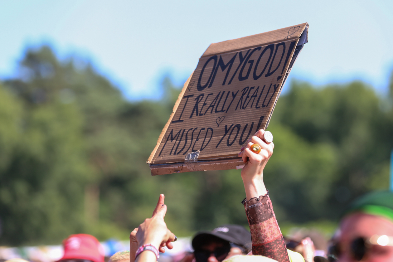 Sonne satt in Scheeßel: Rise Against, Electric Callboy, Biffy Clyro, Olli Schulz, The Prodigy, Hot Water Music u.a. – Kate Nash Support!
