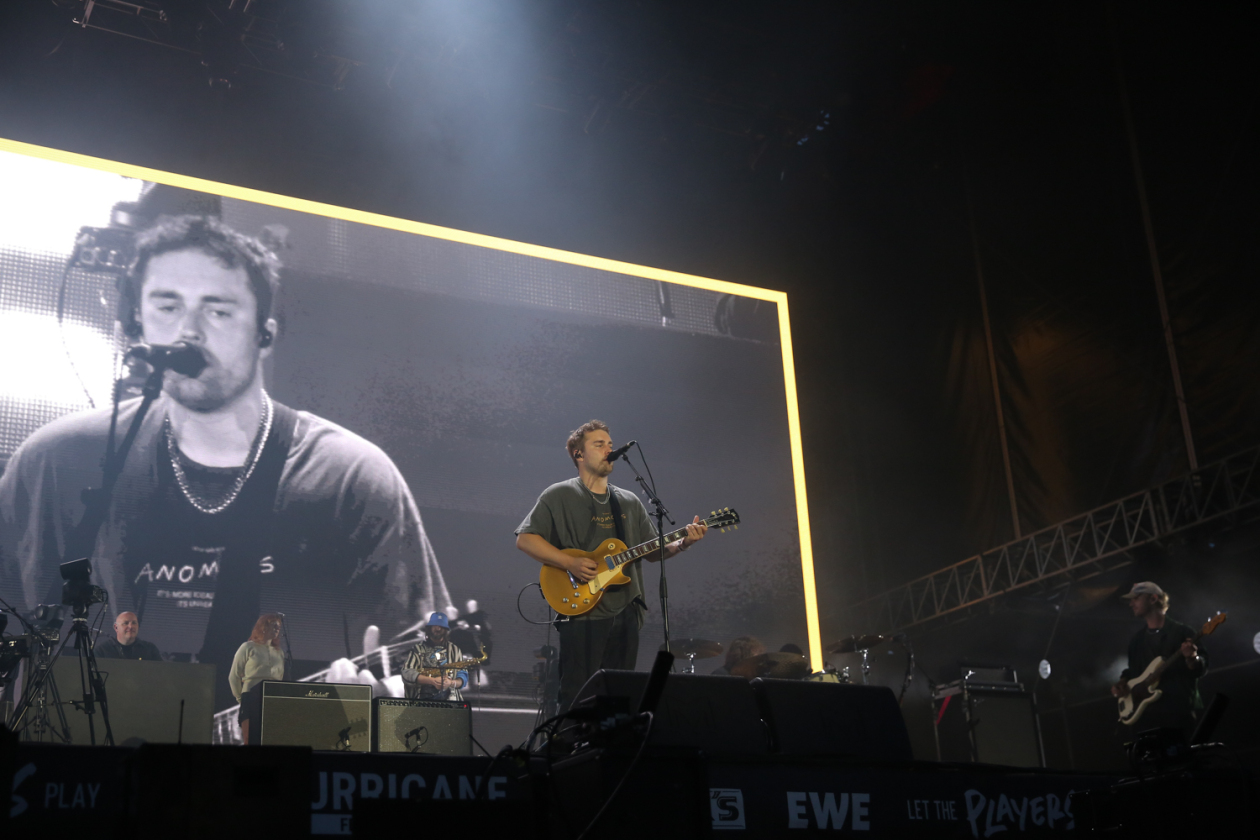 Sonne satt in Scheeßel: Rise Against, Electric Callboy, Biffy Clyro, Olli Schulz, The Prodigy, Hot Water Music u.a. – Sam Fender.