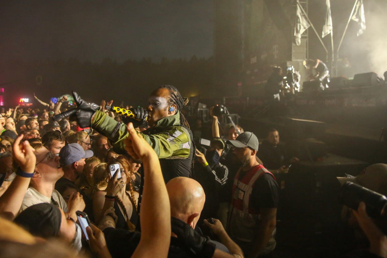Sonne satt in Scheeßel: Rise Against, Electric Callboy, Biffy Clyro, Olli Schulz, The Prodigy, Hot Water Music u.a. – The Prodigy.
