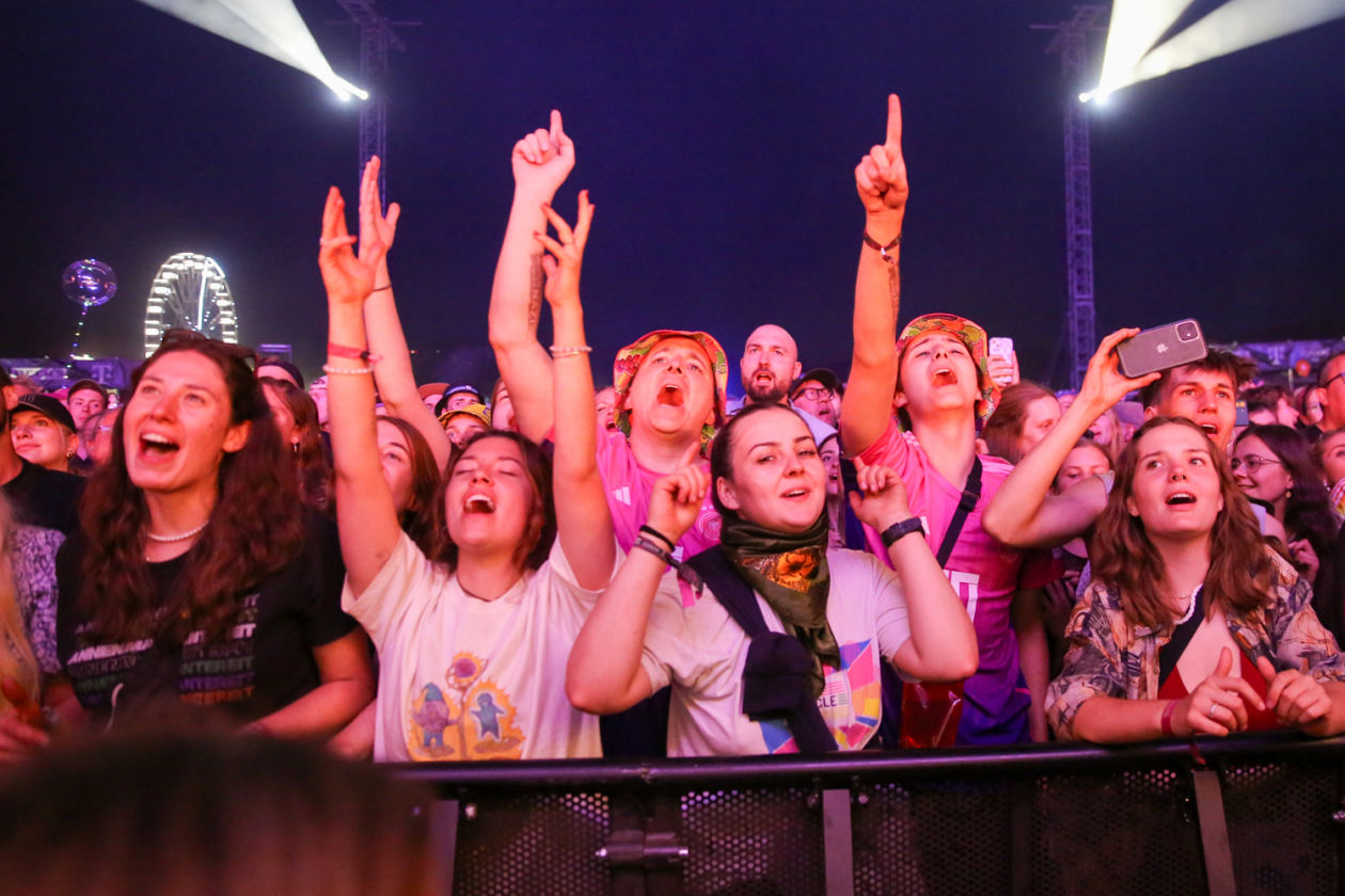 Sonne satt in Scheeßel: Rise Against, Electric Callboy, Biffy Clyro, Olli Schulz, The Prodigy, Hot Water Music u.a. – Ultras!