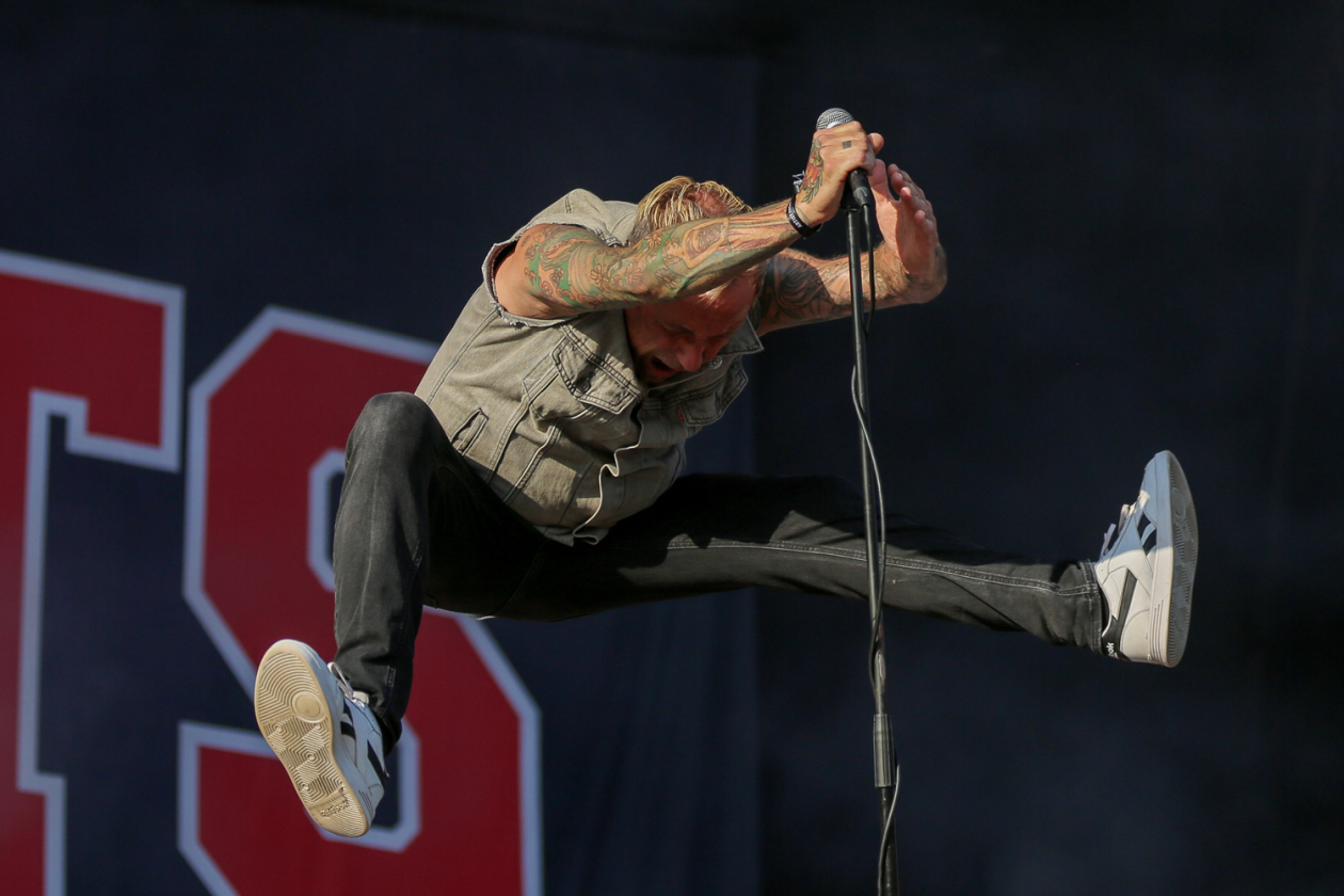 Sommer über dem Eichenring: Twenty One Pilots, Kraftklub, Billy Talent The Offspring, Donots, Yungblud, Nothing But Thieves u.v.a. feiern mit fast 80.000 Fans. – Donots.