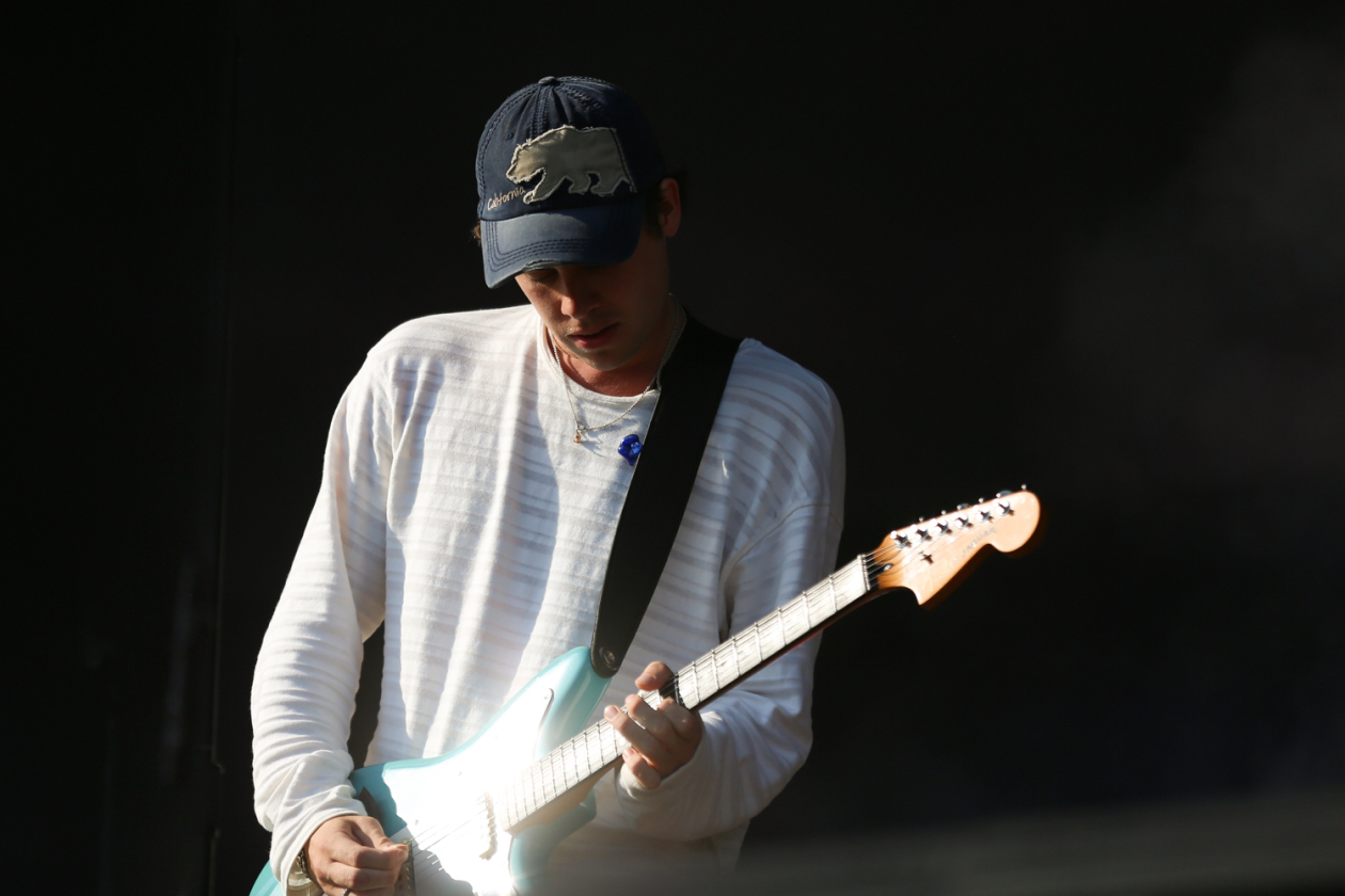 Sommer über dem Eichenring: Twenty One Pilots, Kraftklub, Billy Talent The Offspring, Donots, Yungblud, Nothing But Thieves u.v.a. feiern mit fast 80.000 Fans. – Royel Otis.