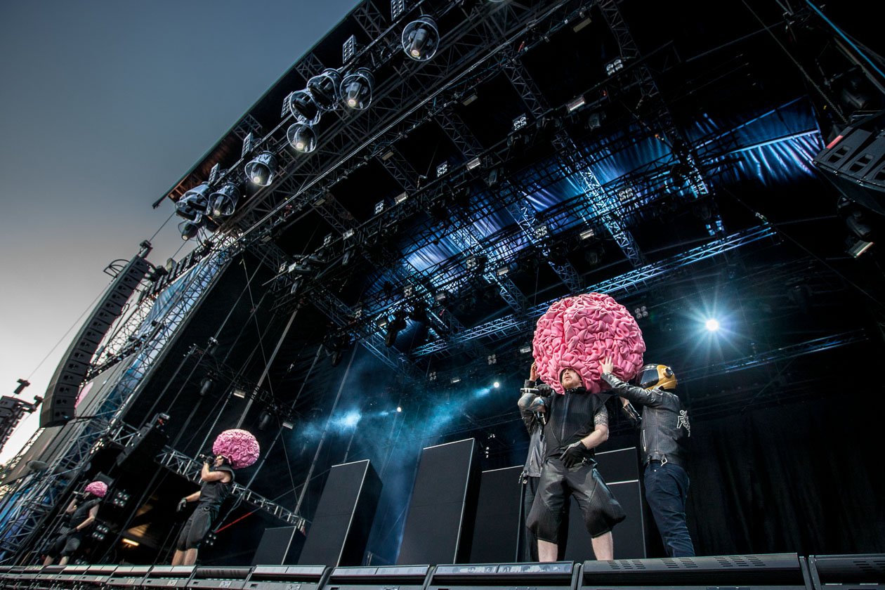 Alle Fotos zum Open-Air in Scheeßel. – Deichkind.