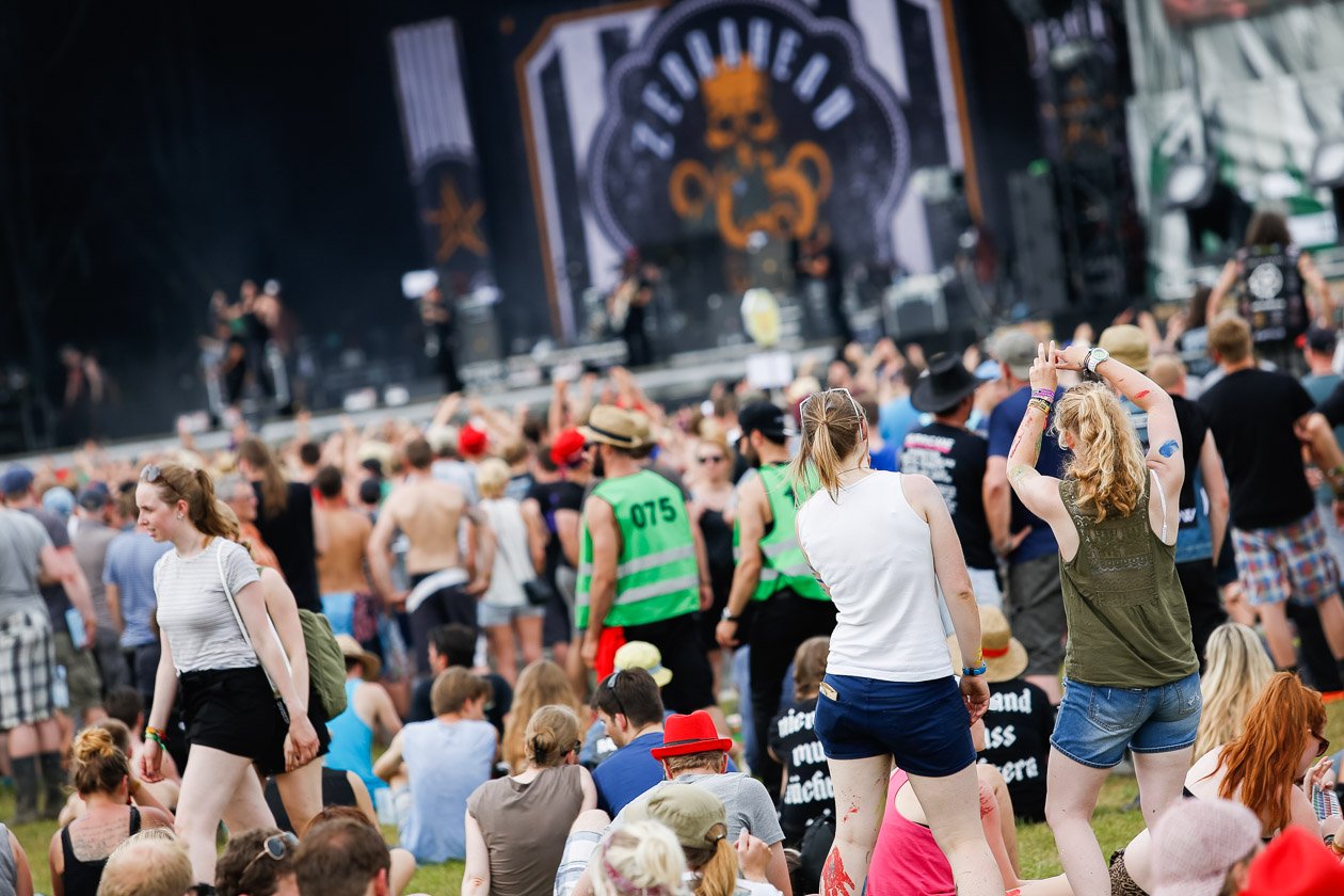 Alle Fotos zum Open-Air in Scheeßel. – Es ging ganz entspannt los.