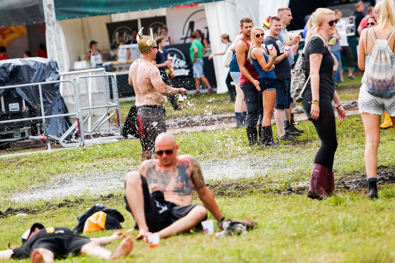 Alle Fotos zum Open-Air in Scheeßel. – Es kommt noch was auf uns zu ...