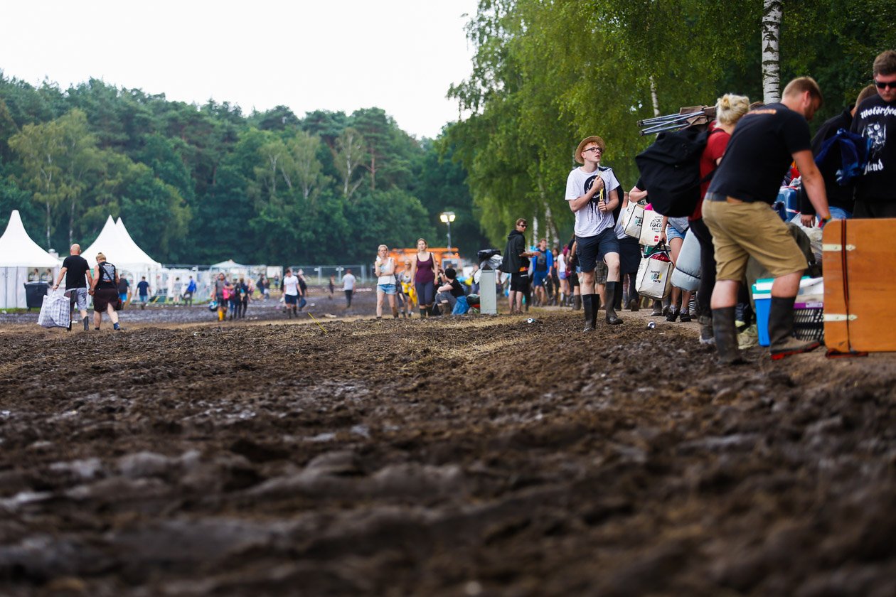 Alle Fotos zum Open-Air in Scheeßel. – Schon vormittags erste Vorbereitungen für die Abreise.