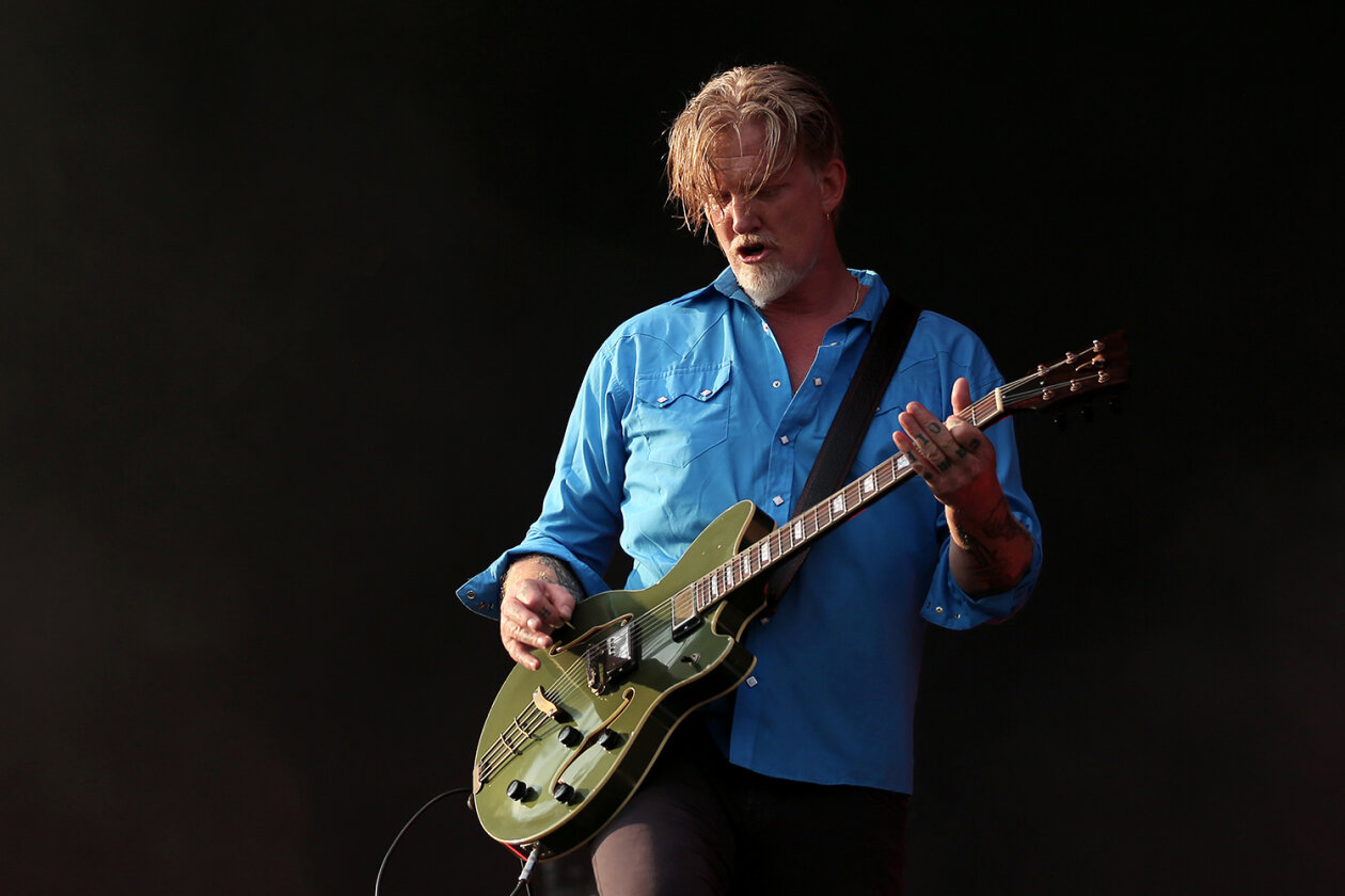 Willkommene Auszeit: 78.000 Fans feiern auf dem Eichenring. – Queens Of The Stone Age.