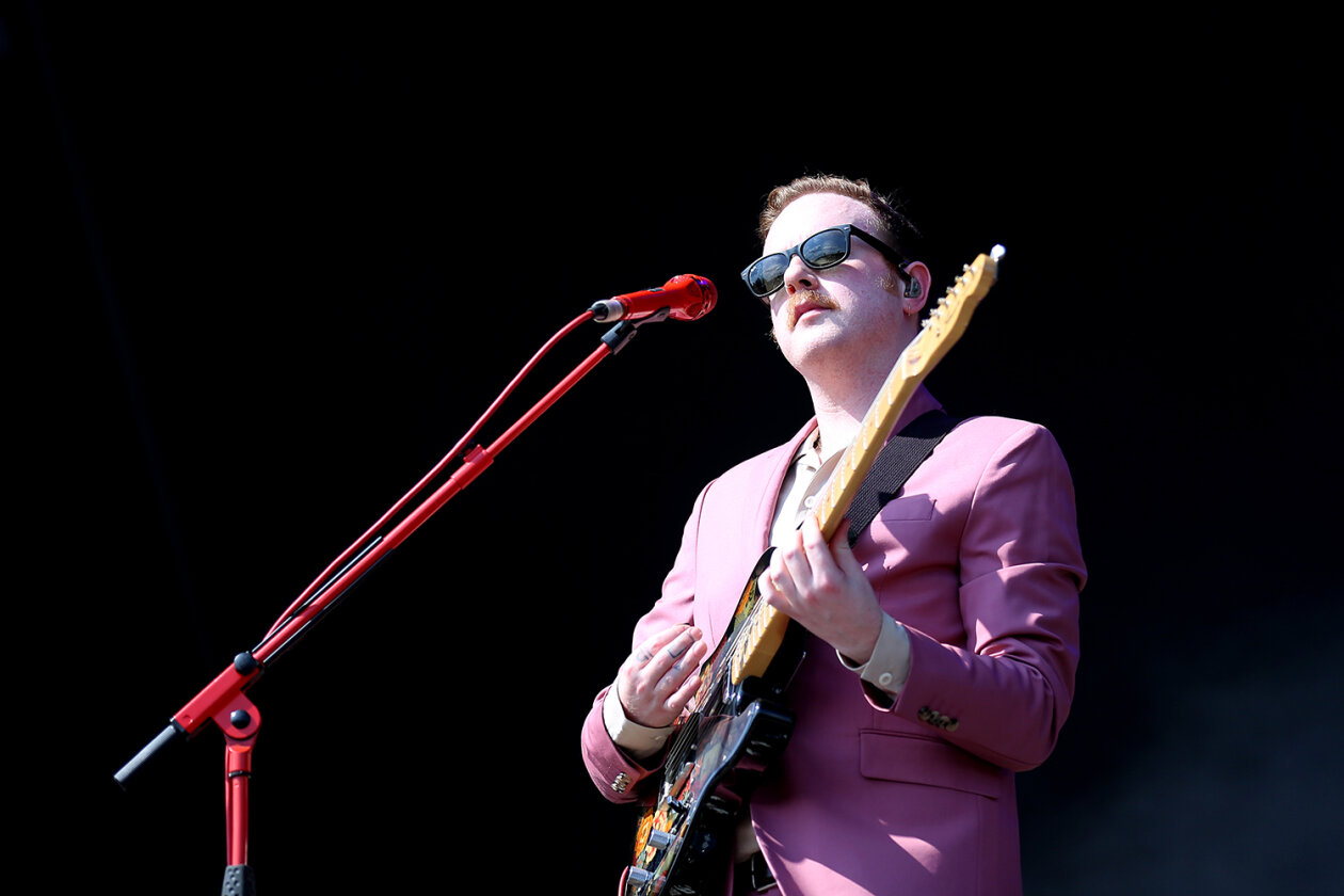 Willkommene Auszeit: 78.000 Fans feiern auf dem Eichenring. – Two Door Cinema Club.