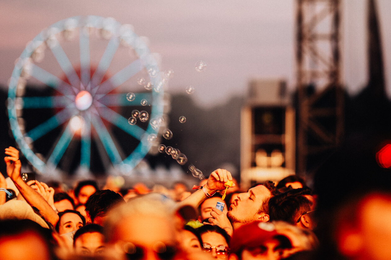Mumford &amp; Sons, David Guetta, Imagine Dragons, Macklemore u.v.a. auf dem Berliner Olympiagelände. – Seifenblasen dürfen nicht fehlen.