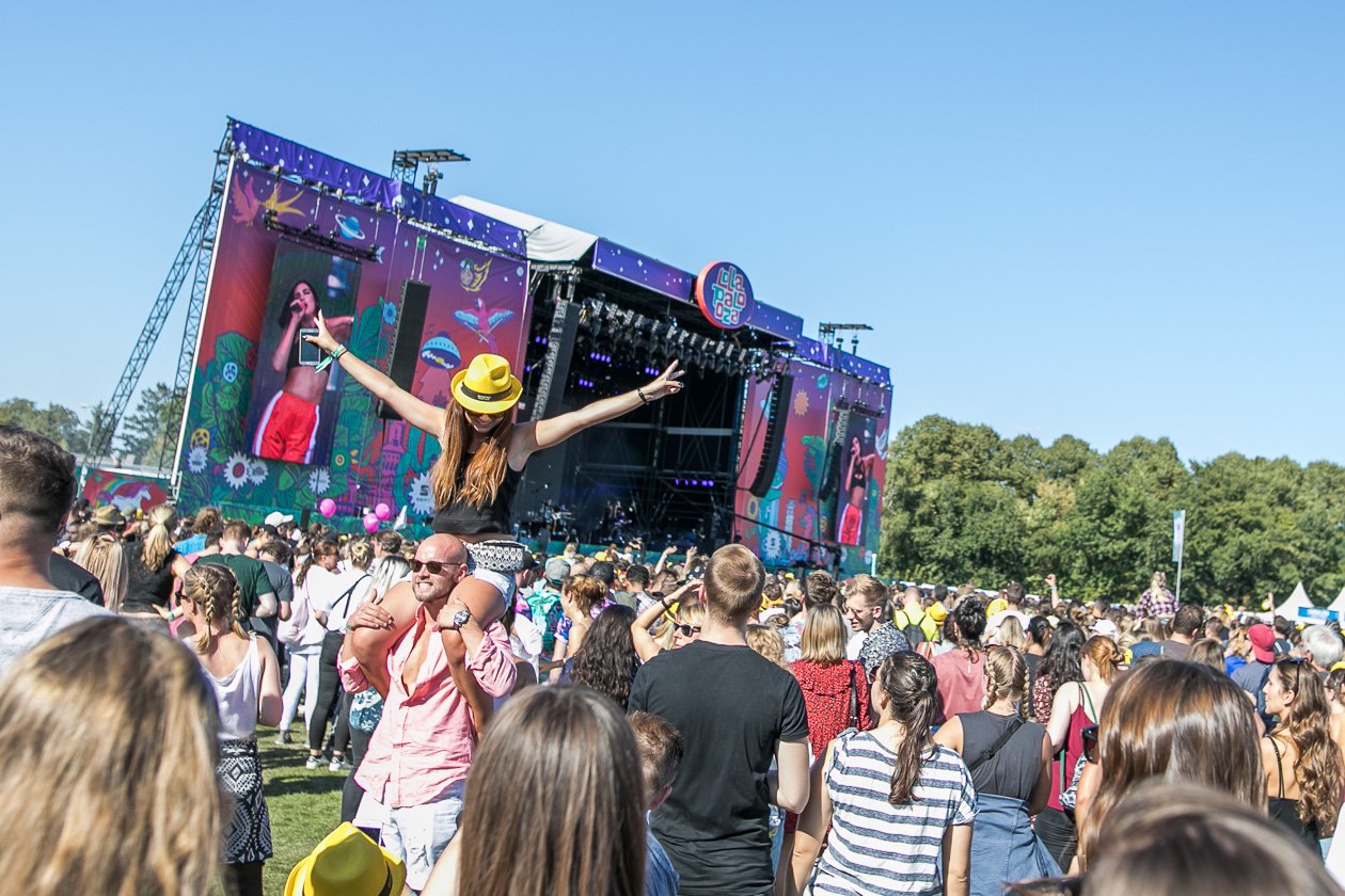Casper, SXTN, Kraftwerk, Liam Gallagher, K.I.Z., David Guetta, The Weeknd etc. live im Berliner Olympiapark. – Zeit zu feiern.