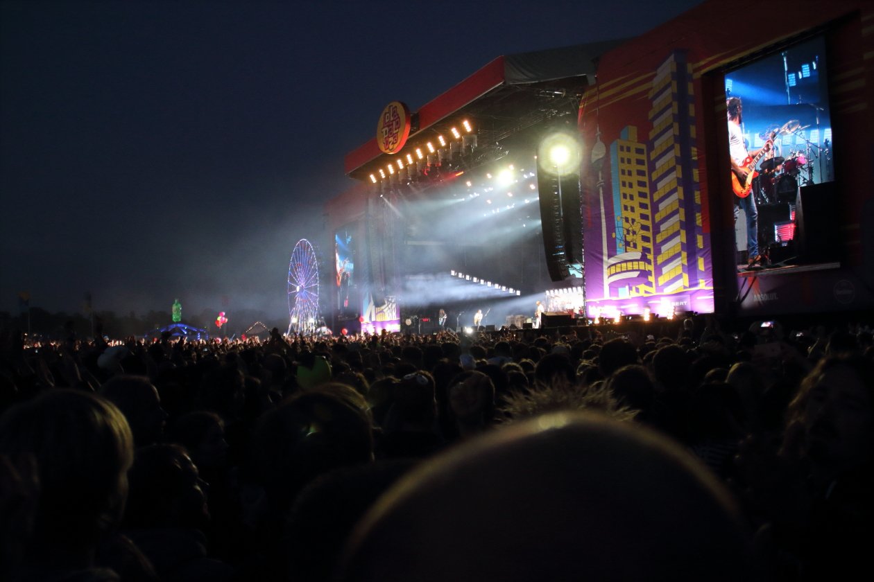 Fotos von Cro, Marteria, The XX Beatsteaks, AnnenMayKantereit, Wanda, LGoony u.a. – Foo Fighters, Main Stage 1 und Riesenrad.
