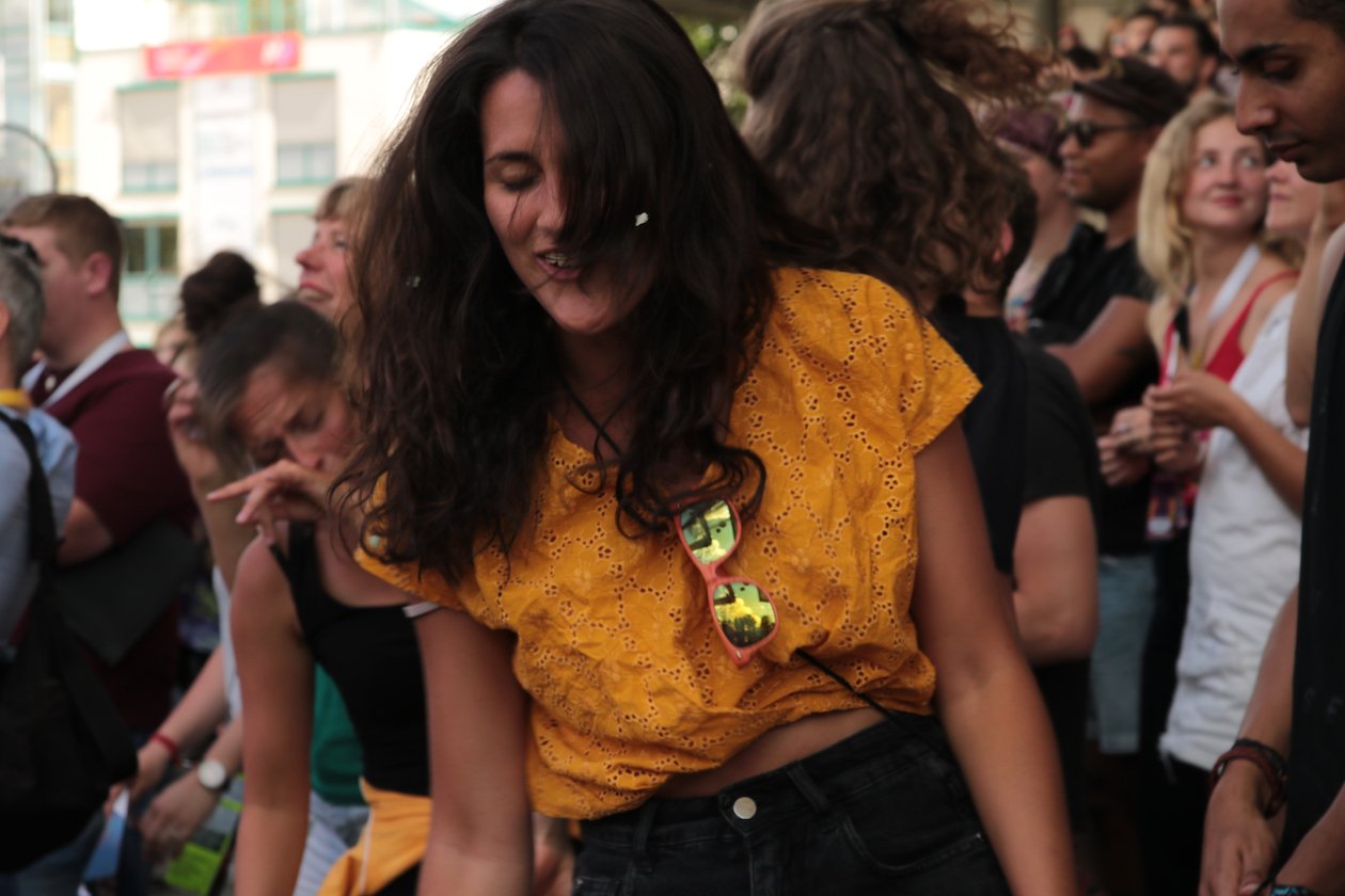 Zum vorerst letzten Mal öffnete das sympathische Festival im Südwesten Deutschlands seine Tore: Bilder zur 9. Auflage. – So schön! Fans bei AnnenMayKantereit.