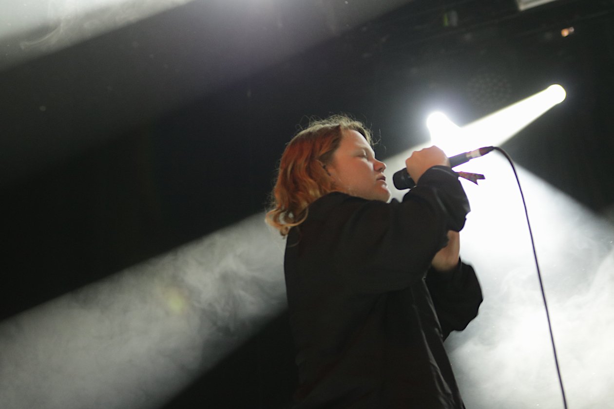 Zum vorerst letzten Mal öffnete das sympathische Festival im Südwesten Deutschlands seine Tore: Bilder zur 9. Auflage. – Spotlight an. Kate Tempest.