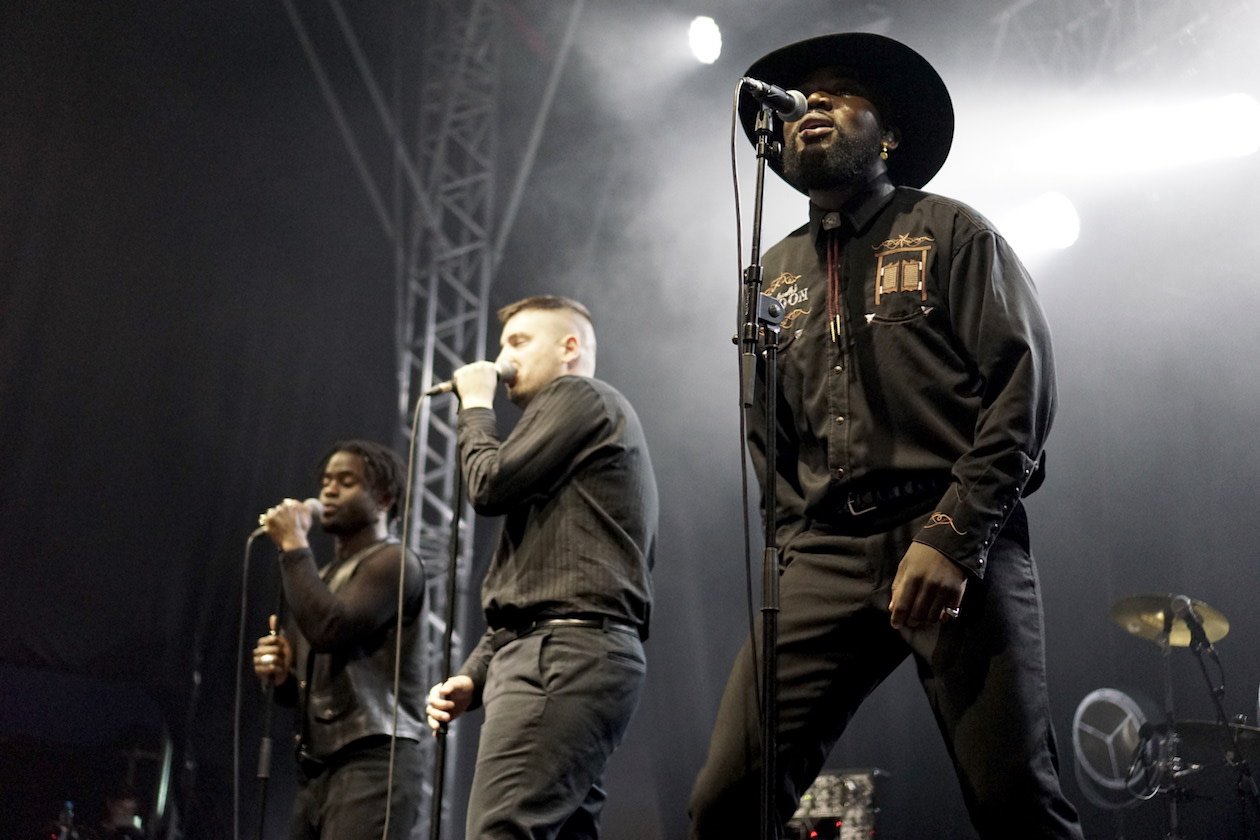 Gut 15.000 Besucher kamen zur achten Festivalauflage auf das Mannheimer Maimarktgelände. – Young Fathers. 