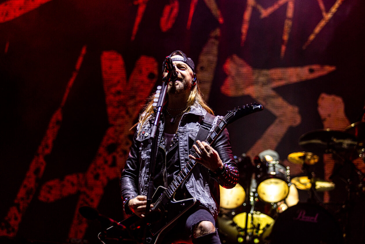 Blendende Aussichten: Foo Fighters, Die Toten Hosen, Kings Of Leon, Meshuggah, Apache 207, Architects u.v.a. rocken - und das Wetter spielt mit. – Bullet For My Valentine.