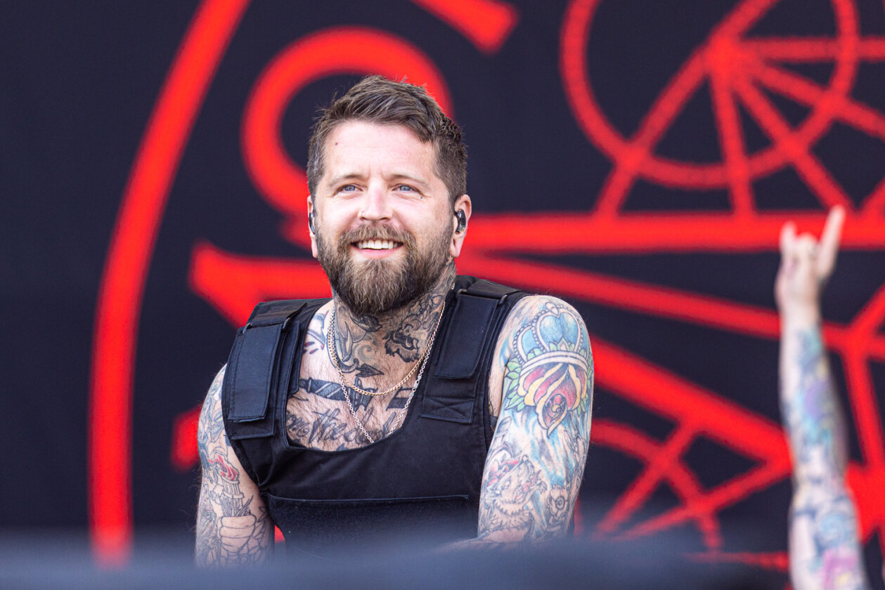 Blendende Aussichten: Foo Fighters, Die Toten Hosen, Kings Of Leon, Meshuggah, Apache 207, Architects u.v.a. rocken - und das Wetter spielt mit. – Bury Tomorrow.