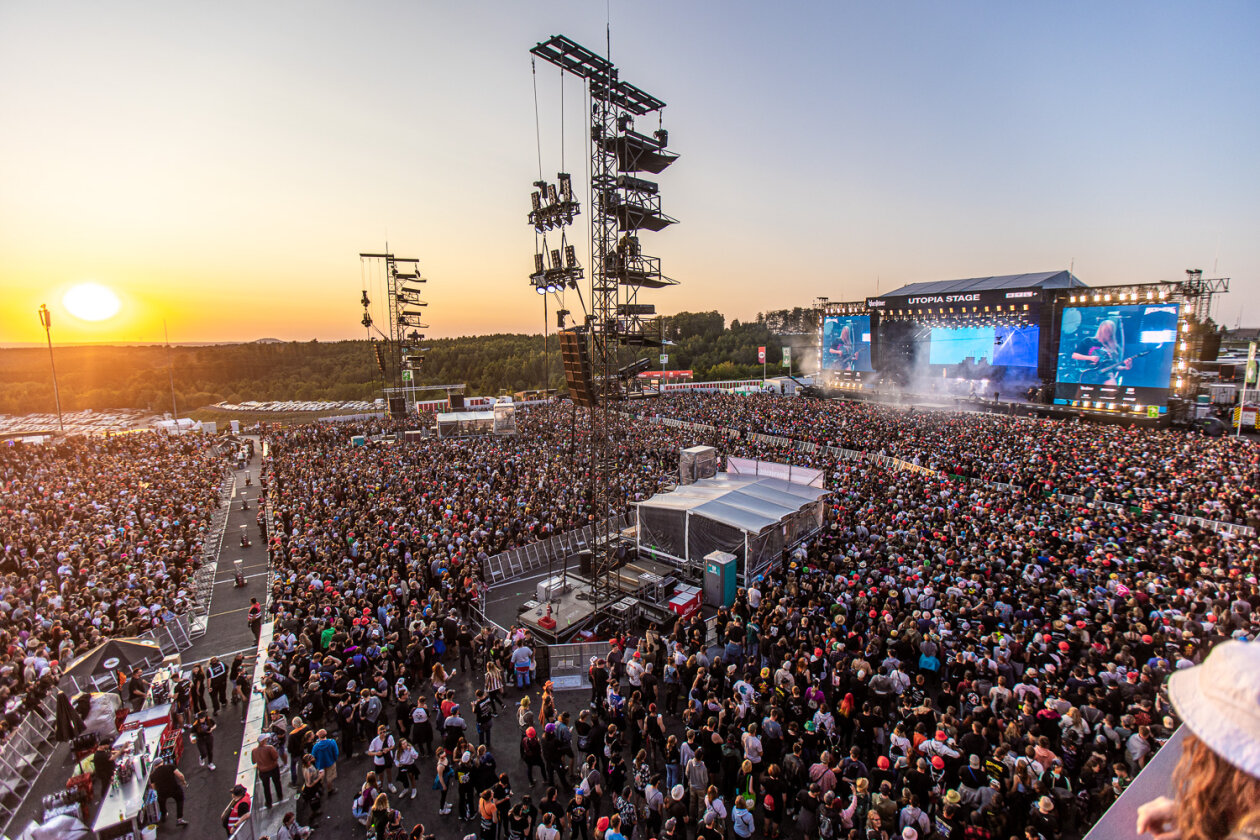 Blendende Aussichten: Foo Fighters, Die Toten Hosen, Kings Of Leon, Meshuggah, Apache 207, Architects u.v.a. rocken - und das Wetter spielt mit. – Immer wieder dieses Bild ...