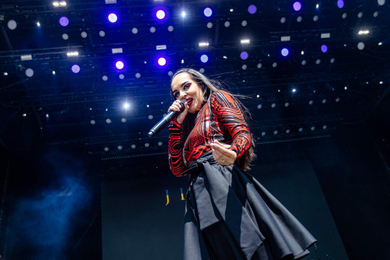 Blendende Aussichten: Foo Fighters, Die Toten Hosen, Kings Of Leon, Meshuggah, Apache 207, Architects u.v.a. rocken - und das Wetter spielt mit. – Jinjer.