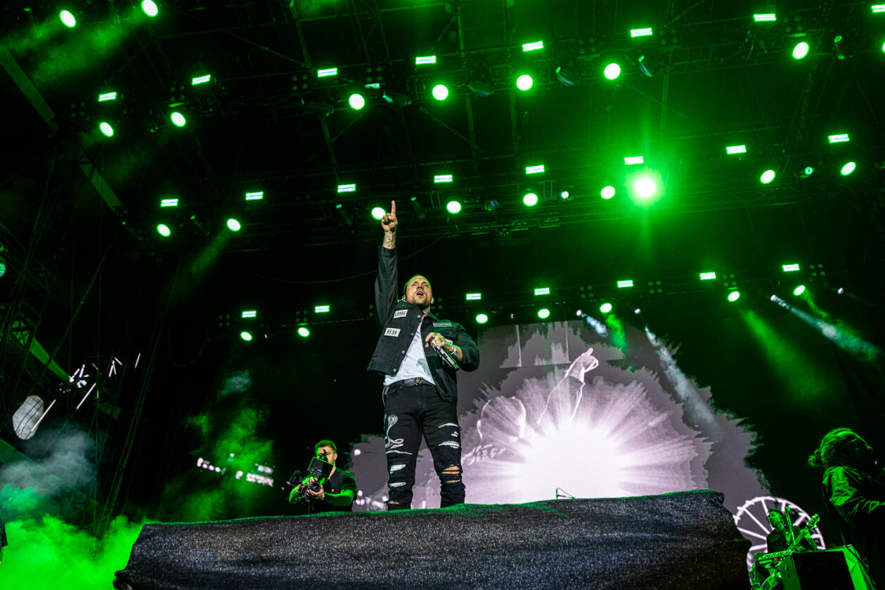Blendende Aussichten: Foo Fighters, Die Toten Hosen, Kings Of Leon, Meshuggah, Apache 207, Architects u.v.a. rocken - und das Wetter spielt mit. – Kontra K.