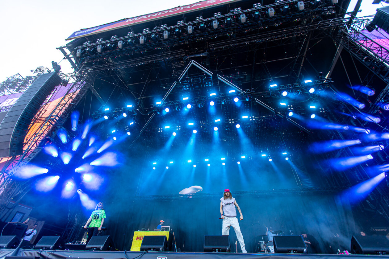 Blendende Aussichten: Foo Fighters, Die Toten Hosen, Kings Of Leon, Meshuggah, Apache 207, Architects u.v.a. rocken - und das Wetter spielt mit. – Mehnersmoos.