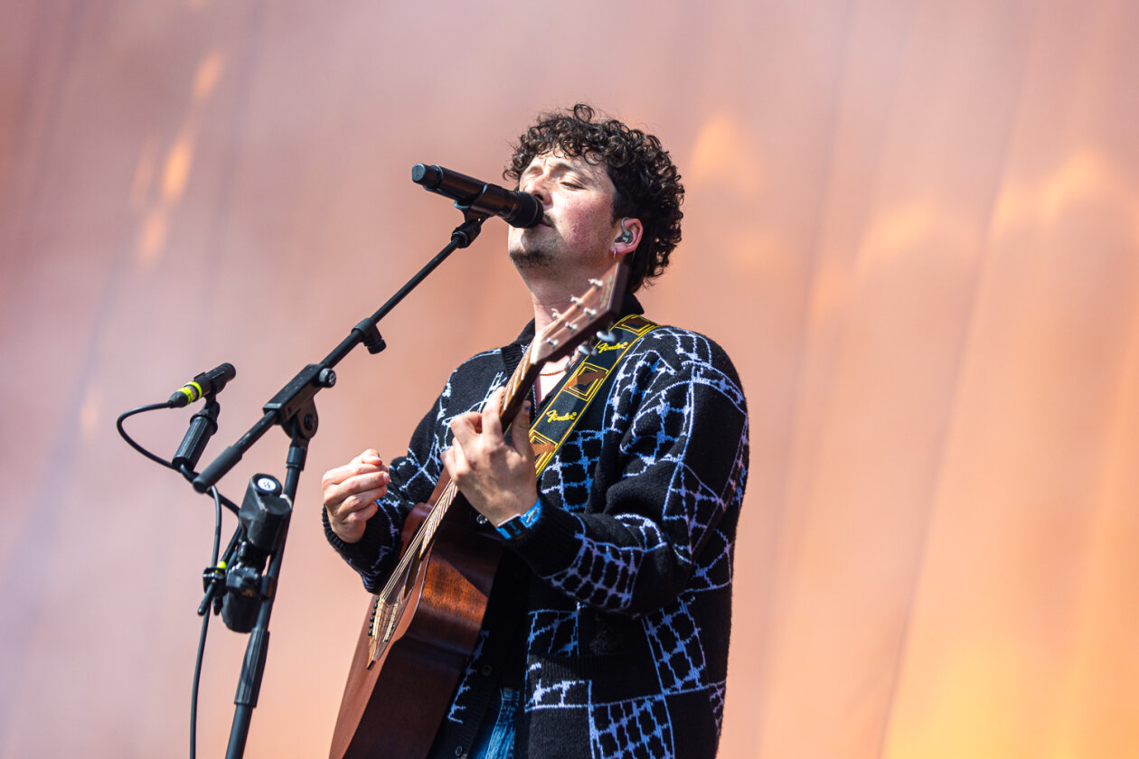 Blendende Aussichten: Foo Fighters, Die Toten Hosen, Kings Of Leon, Meshuggah, Apache 207, Architects u.v.a. rocken - und das Wetter spielt mit. – Provinz.