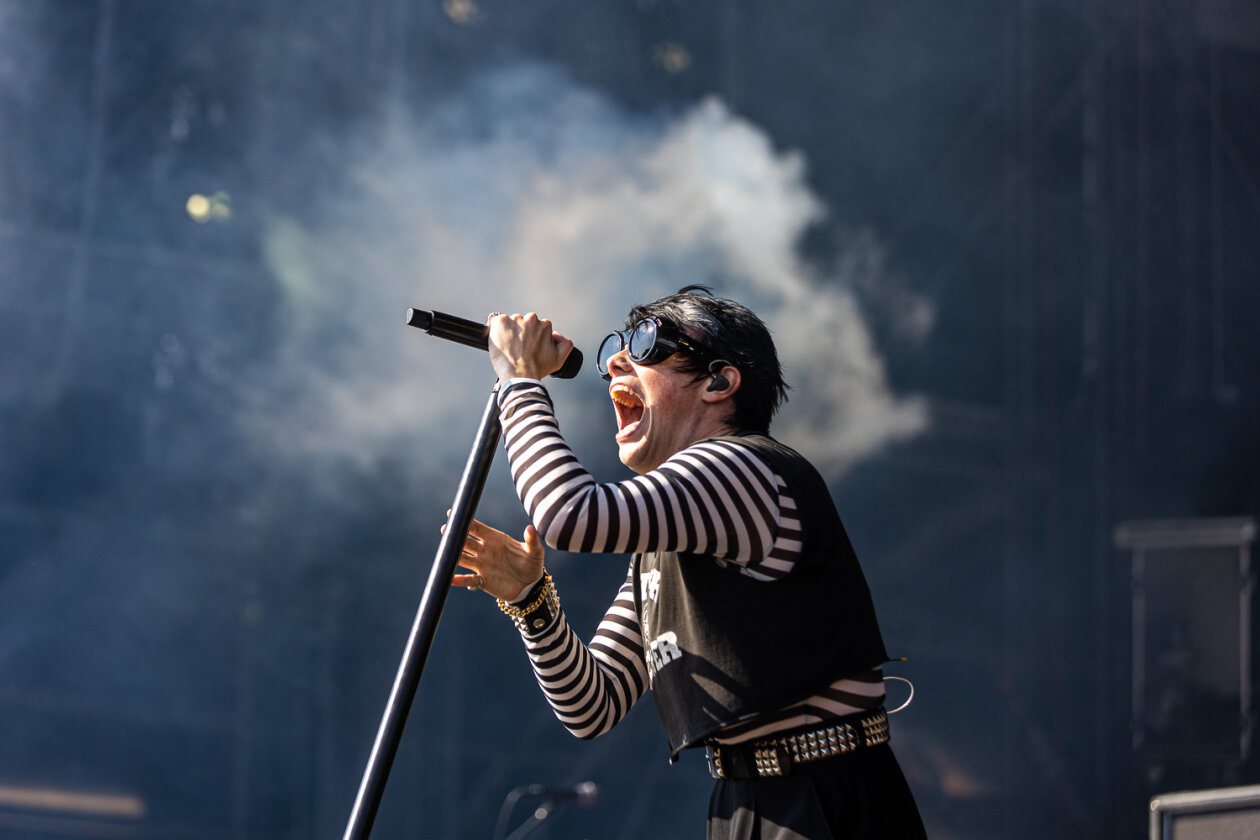 Blendende Aussichten: Foo Fighters, Die Toten Hosen, Kings Of Leon, Meshuggah, Apache 207, Architects u.v.a. rocken - und das Wetter spielt mit. – Yungblud.